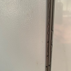 ★175L★Hisense ノンフロン冷凍冷蔵庫 HR-D1701W 2021年製品 ※パッキン部分のひび割れ・傷ありますの画像
