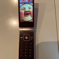 ピンク スリム携帯電話 本体　の画像