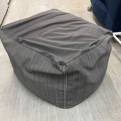 【リサイクルサービス八光】幅54㎝　デニム生地　1人用ビーズクッション(中)の画像