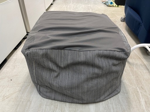 【リサイクルサービス八光】幅54㎝　デニム生地　1人用ビーズクッション(中)