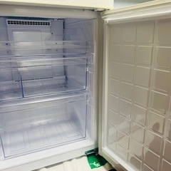 【美品】冷蔵庫　SHARP  ホワイトの画像