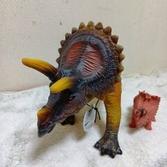 特大トリケラトプスソフビ（おまけ、ミニフィギュア付き）の画像