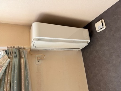 （交渉中）東芝 エアコン 4台セット（室外機付き）取り外し・引き取りできる方限定