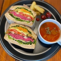 🍴【長期パート募集】☕️植物性(vegan)カフェの調理スタッフ（7:30〜16:00・経験者歓迎）／SASAYA CAFE（押上エリア）の画像