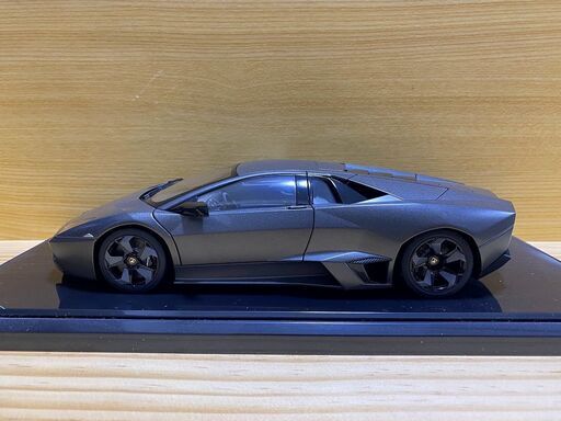 1/18ミニカー オートアート製ランボルギーレヴェントン