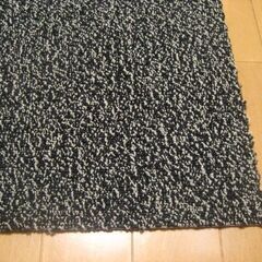 日本製タイルカーペット厚み6.5㎜・1枚２１０円・在庫１６枚（１６３６）未使用品の画像
