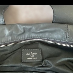 LOUIS VUITTON Vラインスタート メンズ レザー アスファルトグレーの画像