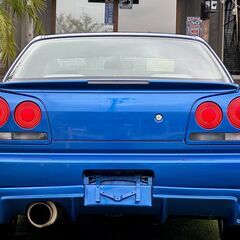 ローンは毎月31,500円～　日産　スカイライン　25GTターボ　5速MT載替公認済　RB25DETターボエンジン　GT-Rタイプエアロ　　ブルーオールペン　WORK19インチAW　MOMOステ　APEXiタワーバー　APEXiマフラー　ヤシオファクトリー追加メーター　前置インタークーラー　車高調　社外エアクリーナー　ＨＫＳターボタイマーの画像
