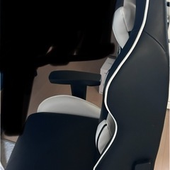 AKRACING げゲーミングチェアの画像