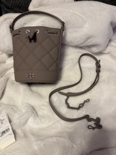 トリーバーチ　キルティングバケットバッグ