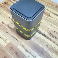 大型ダストボックスの画像