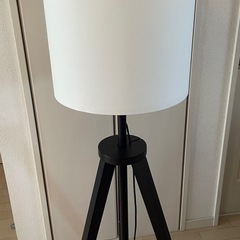 IKEA ラウテルス　フロアライト　照明　ダークブラウンの画像