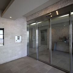 【表参道駅】【月約5万円】【週4.5日×朝2時間】マンション清掃/未経験者可～日払い可(表参道4)の画像