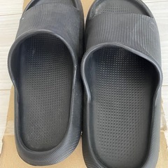 黒　サンダルの画像