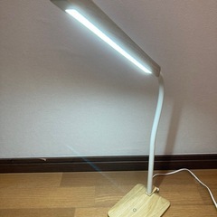 訳あり品　LEDデスクライトPIAZZA C-1 ライトブラウン　ニトリの画像