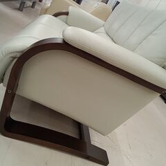 リユースのサカイ栃木店★ジモティ割あり★ FUJIFURNITURE ソファー グレージュ W135×D80×H88 クリーニング済み TC11012の画像