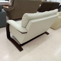 リユースのサカイ栃木店★ジモティ割あり★ FUJIFURNITURE ソファー グレージュ W135×D80×H88 クリーニング済み TC11012の画像