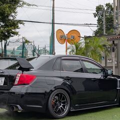 ローンは毎月36,200円～　インプレッサＷＲＸ　ＳＴｉスペックC　ターボ　純正６速ＭＴ　フジツボマフラー　ＭＯＭＯステアリング　レカロシート　バックカメラ　GReddy電子メーター　Defi追加メーター　レイル車高調　レイルアンダーカバー　エンケイ18インチAW　トラストエアクリ　SAADの画像