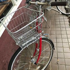 リサイクルショップどりーむ鹿大前店　No.477　赤色　27インチ　ギア付き　ＬＥＤオ－トライト付き　鍵なし　シティサイクルの画像
