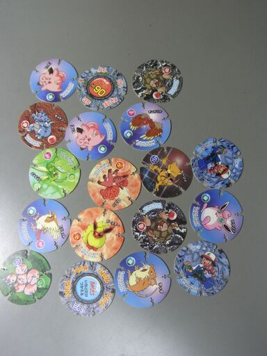 ポケモン　明治スナック菓子　ハイパーボールチップ　18枚送料込み