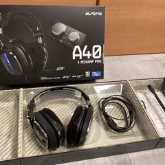 PS4+ヘッドセット+コントローラー2個+ソフト・DVDの画像