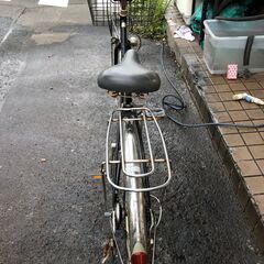 リサイクルショップどりーむ鹿大前店　No.477　黒色　27インチ　ＬＥＤオ－トライト付き　ギア付き　鍵なし　シティサイクルの画像