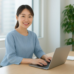 髪色・服装・ネイル・ピアス自由♪未経験歓迎！少人数での営業事務の...