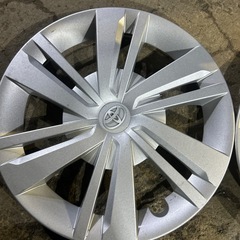トヨタ ルーミー純正ホイールキャップの画像