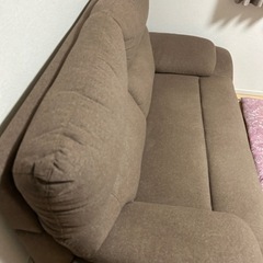 ２人掛けソファ　10月11日取りに来れる人いますか？の画像