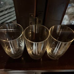 シンプルなコップの画像