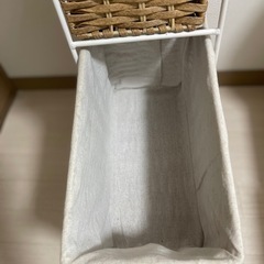 収納カゴ、キャスター付きの画像