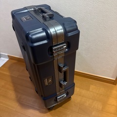 legend Walker スーツケースの画像