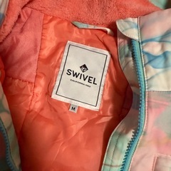 Swivel スノーボードウエア　Mサイズ と Roxyパンツの画像