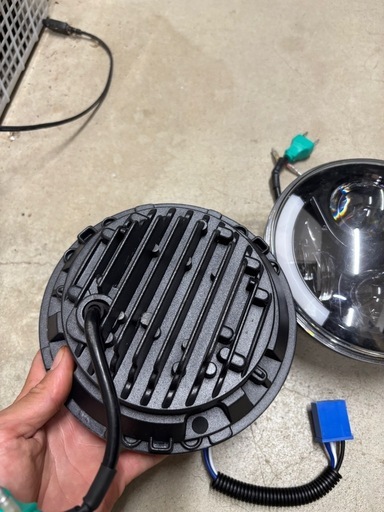 7インチ　丸目ヘッドライト　LED