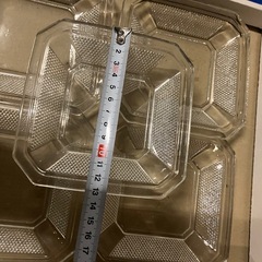 ガラス製の皿5枚セットの画像