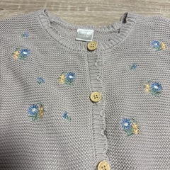 tete a teteベビー刺繍付きカーディガンの画像