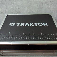 【TRAKTOR】 KONTROL S4 フライトケース付 きの画像