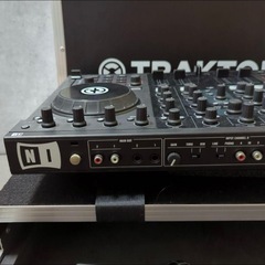 【TRAKTOR】 KONTROL S4 フライトケース付 きの画像
