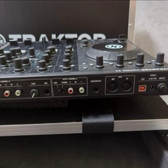 【TRAKTOR】 KONTROL S4 フライトケース付 きの画像