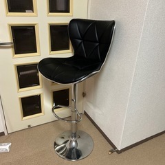 昇降椅子の画像
