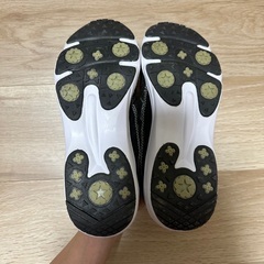 女性用　黒スニーカーの画像