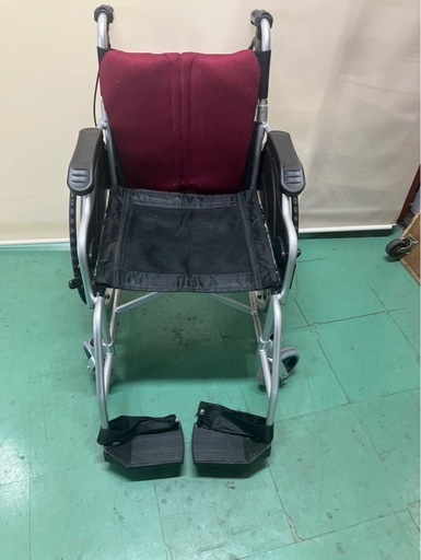 【中古】大阪引取限定商品 Care-Tec 自走用車椅子 赤/黒【IJ063 
SSJ1F028】