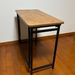 オフィス用家具、作業台、ドレッサー、折りたたみテーブル、コンパクトテーブルの画像