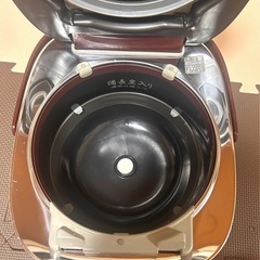 TOSHIBA 炊飯器 真空圧力　5.5合IHジャー　10VSE4の画像
