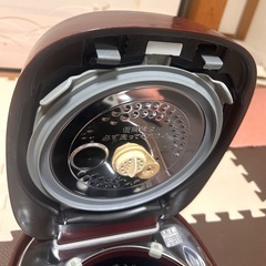 TOSHIBA 炊飯器 真空圧力　5.5合IHジャー　10VSE4の画像