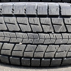 DUNLOP 225/65R17 24年製　冬タイヤ　バリ溝の画像