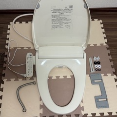 ウォシュレット（温水洗浄便座）の画像