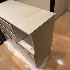 キッチン収納棚の画像