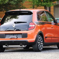 TURBO/禁煙/ETC/USB&Bluetooth接続/オ-ディオリモコン内蔵レザ-ステアリング/前席ヒ-タ-付きレザ-調コンビシ-ト/アルミペダル/純正17AW/リヤスポ/プライバシ-ガラス/オ-トライト/クルコン/バックソナ-/4エアバック/セキュリティ-/車検2年整備付きルノ-トゥインゴGT♪ ☆遠方納車/オ-トロ-ン/買取査定OK☆の画像