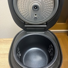 炊飯器（マイコン・3合炊き）の画像